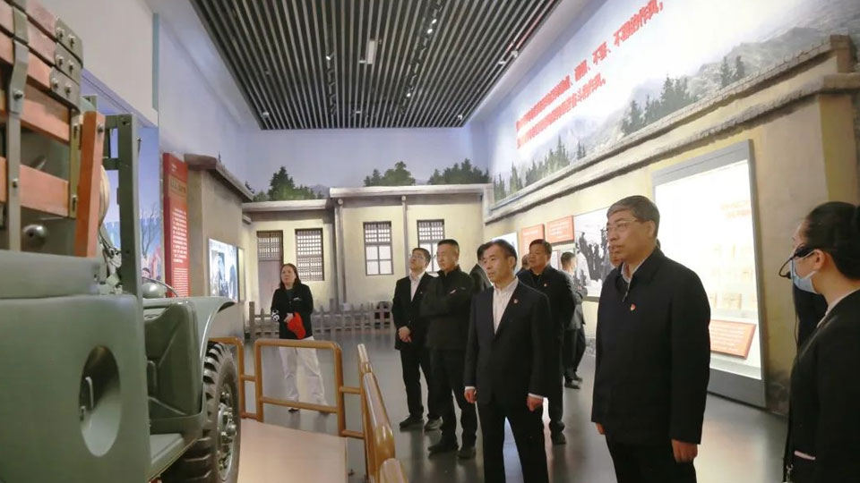 【學(xué)思想、強(qiáng)黨性、重實(shí)踐、建新功】北汽集團(tuán)丨聚焦四條“主線” 扎實(shí)開展主題教育